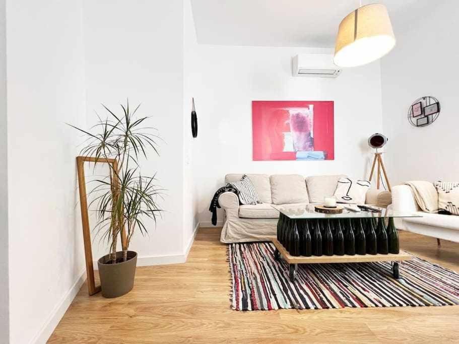 Aym Places Buen Viaje Parking Incluido Apartment Севиля Екстериор снимка