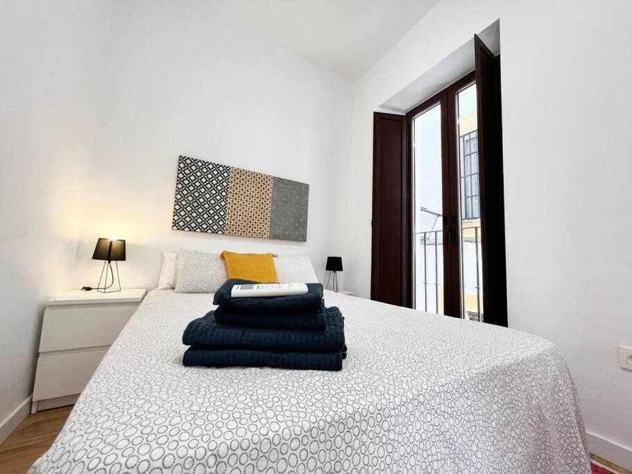 Aym Places Buen Viaje Parking Incluido Apartment Севиля Екстериор снимка